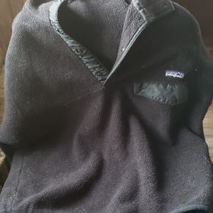 Patagonia black pull over